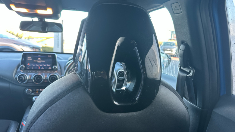 Nissan Juke 1.0 DiG-T 114 Tekna 5dr Petrol Hatchback